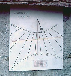 Sundial on mountain hut in Valle Loana (Piemonte-Verbania), Italy. ©September 2004 Peter J. Segaar, Leiden (NL)