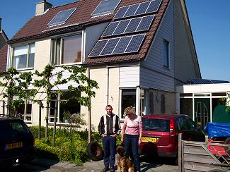 The house of family van Reems in Zwartewaal, filled with  28  solar panels and a double solar collector panel.